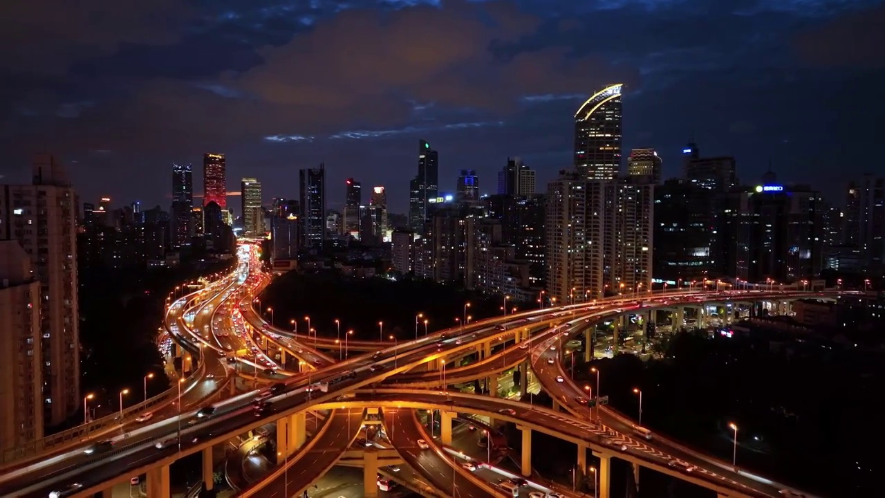 上海城市高架城市天际线夜景航拍视频素材