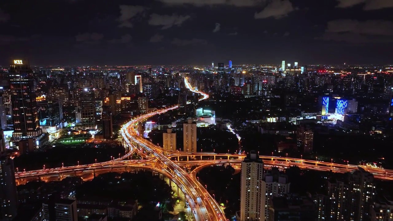 上海城市高架城市天际线夜景航拍视频素材