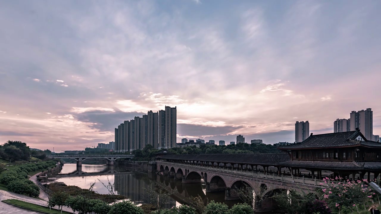 重庆市荣昌区风雨廊桥之晨曦视频素材