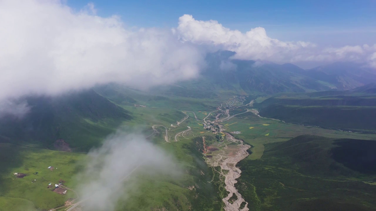 云雾下拉脊山视频下载