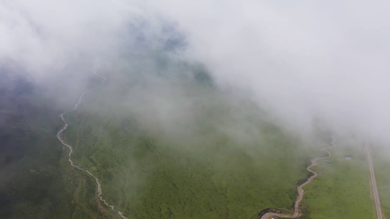 云雾下拉脊山视频素材