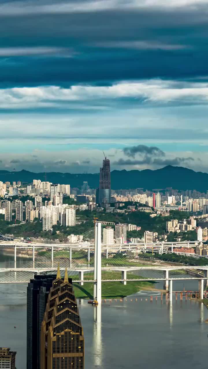 重庆长江大桥白昼风光延迟视频素材