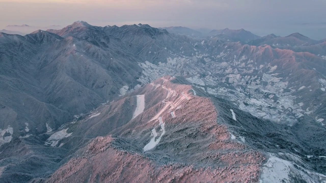 杭州临安清凉峰太子尖华浪线雪景航拍视频素材