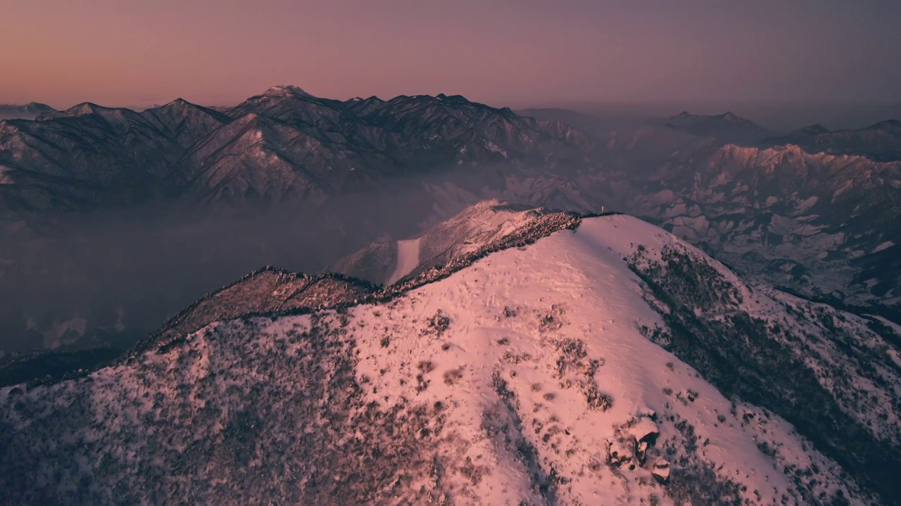 杭州临安清凉峰太子尖华浪线雪景航拍视频素材