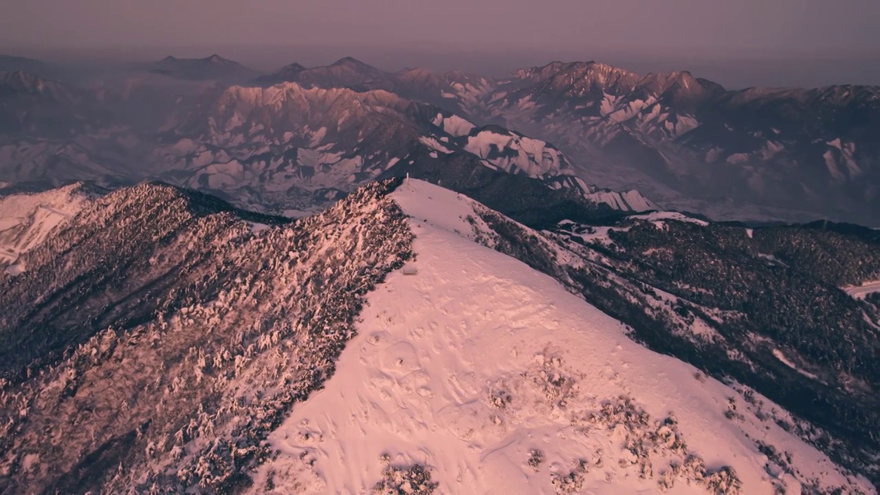 杭州临安清凉峰太子尖华浪线雪景航拍视频素材