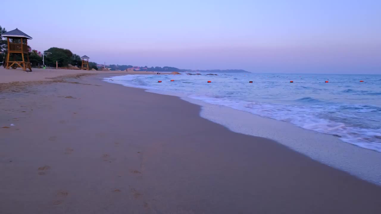 秦皇岛滨海景区海边沙滩海浪自然风光视频素材