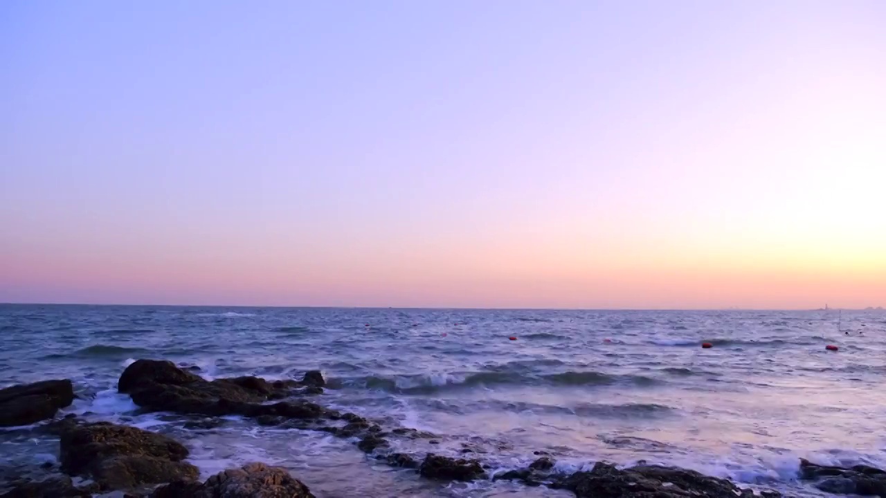 秦皇岛沙滩海浪与夕阳落日自然风光视频素材