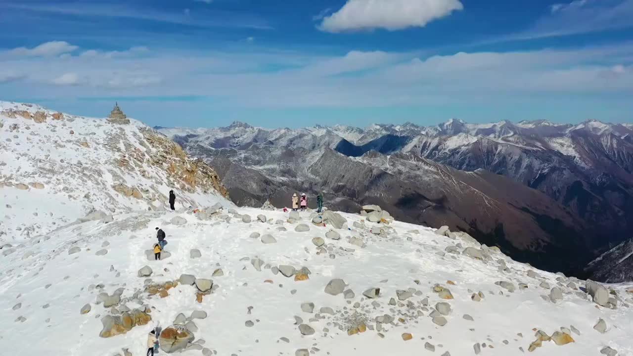 航拍达古冰川冬季雪山山脉山川冰雪景象视频素材