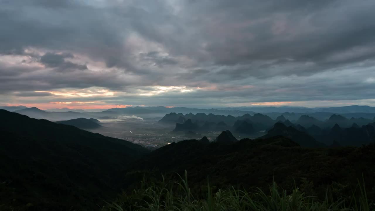 桂林堯山日出1视频素材