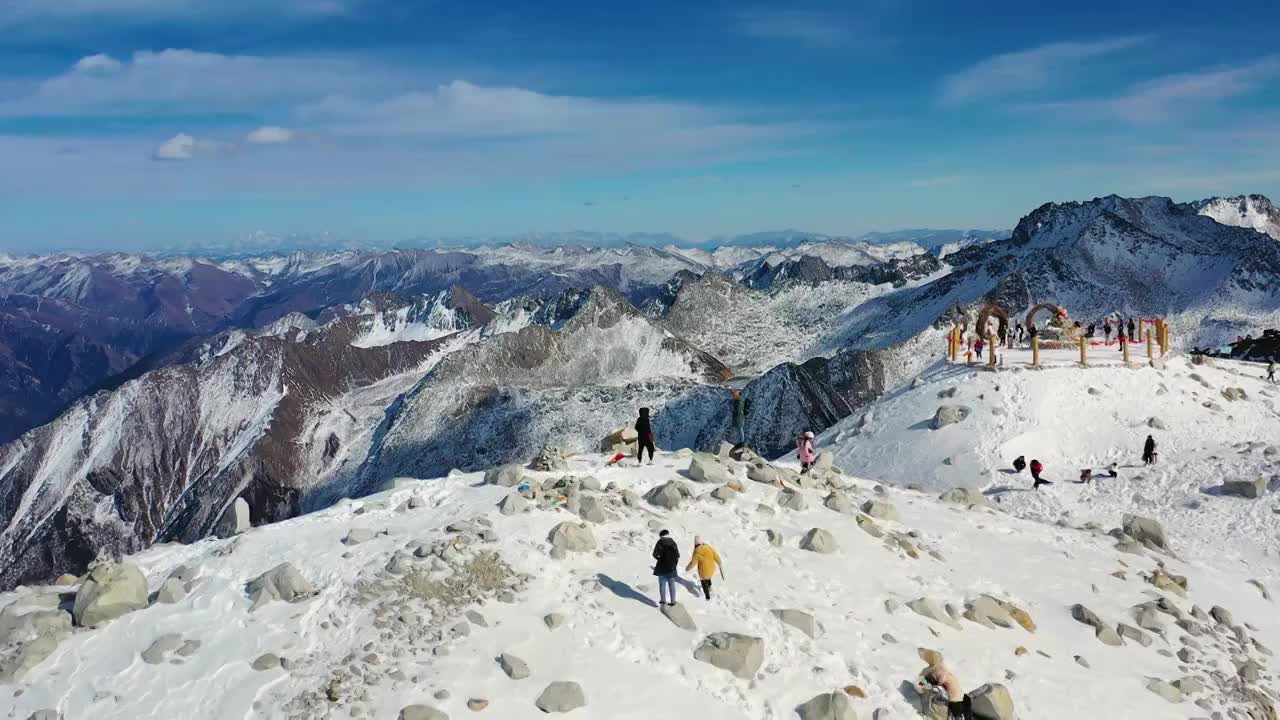 航拍达古冰川冬季雪山山脉山川冰雪景象视频素材