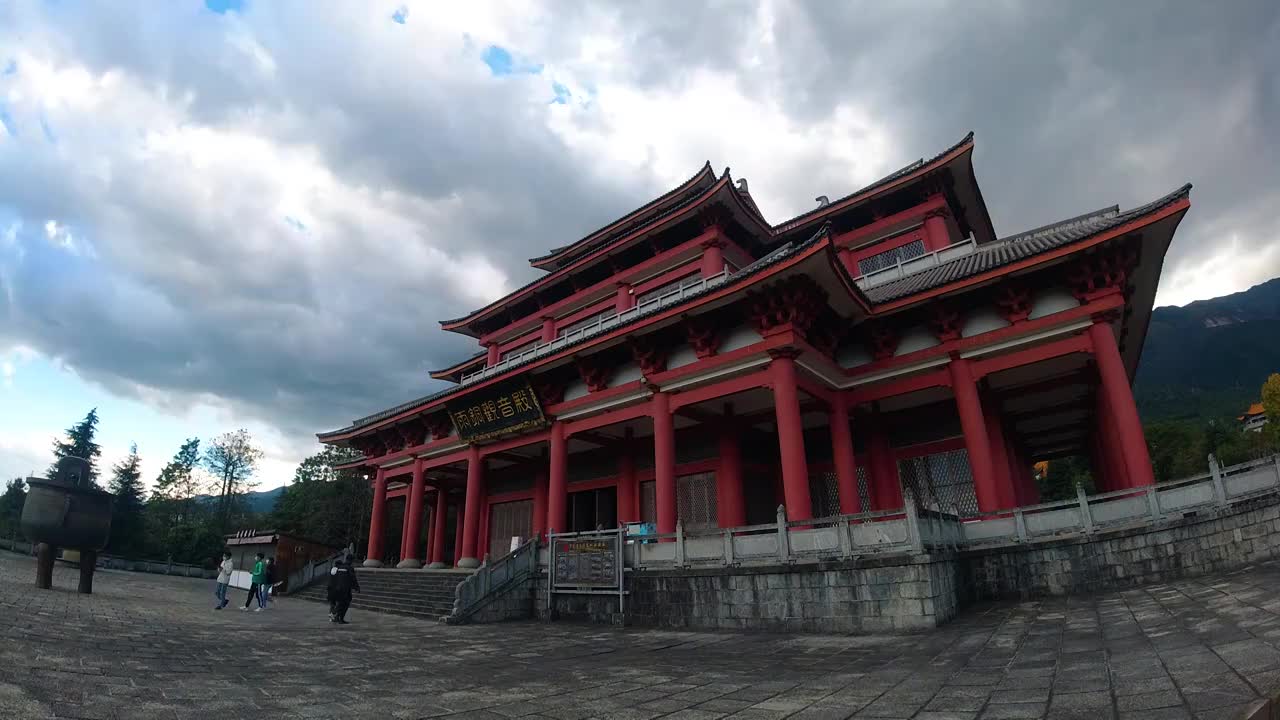 云南大理崇圣寺蓝天白云宫殿寺建筑延时摄影视频素材