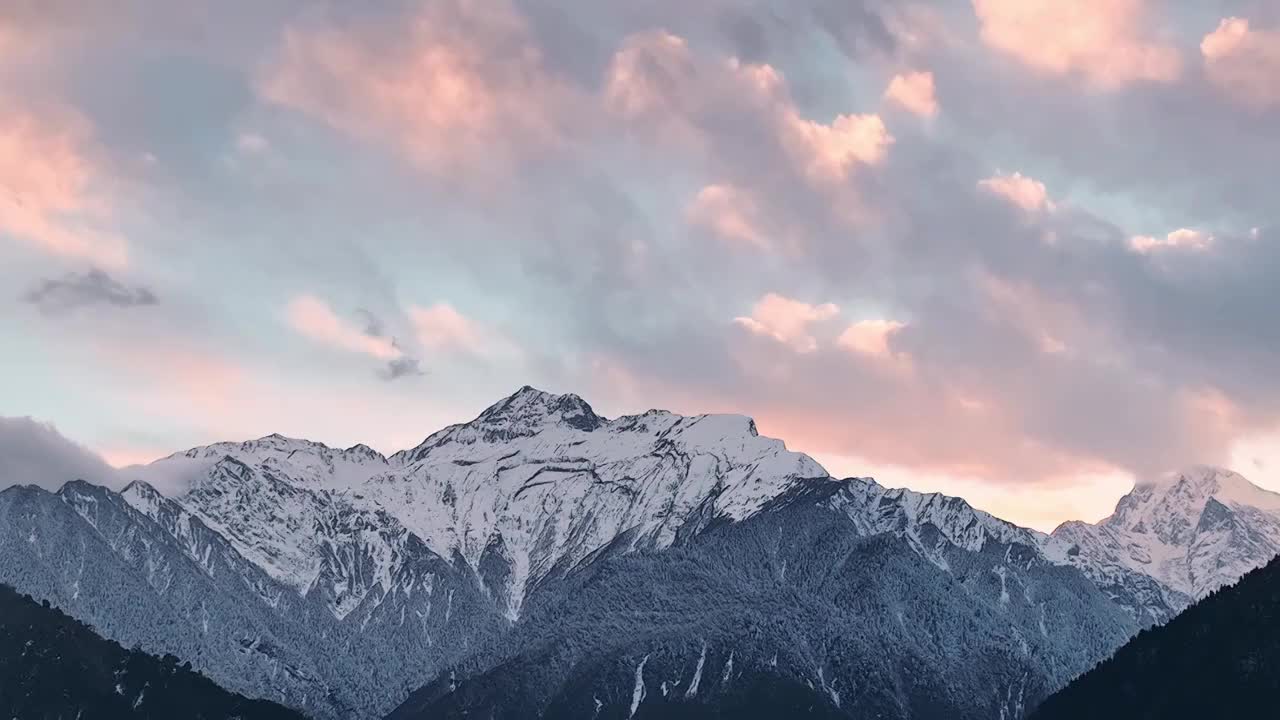 海螺沟贡嘎山晚霞延时视频素材