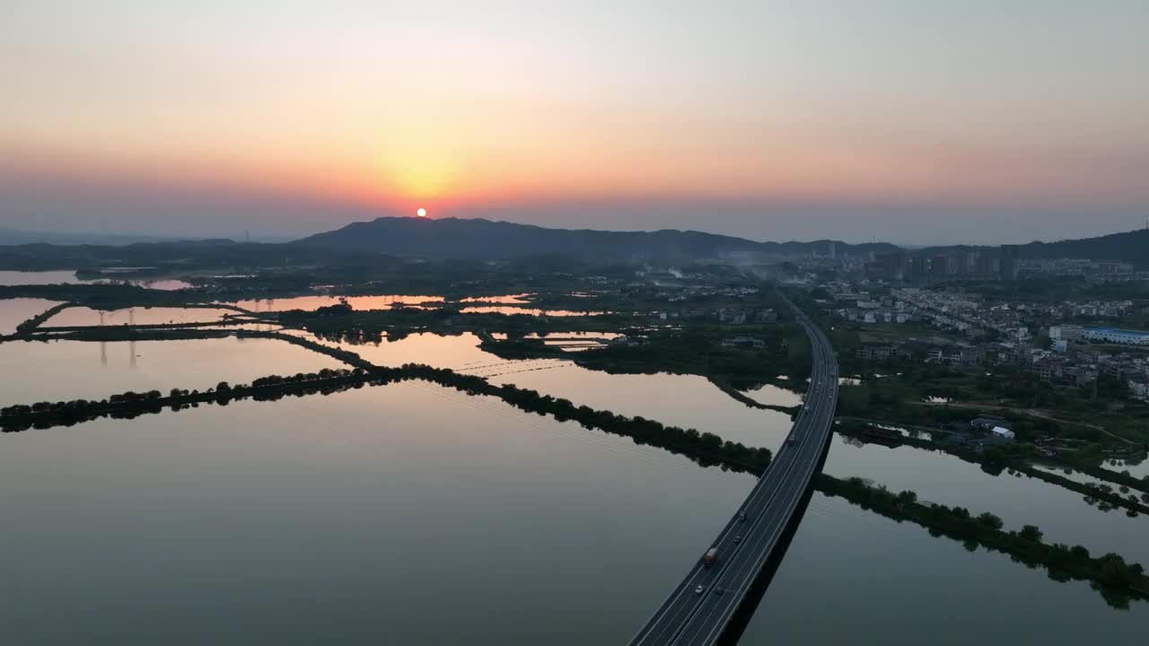 夕阳俯瞰江西九江鄱阳湖航怕视频素材