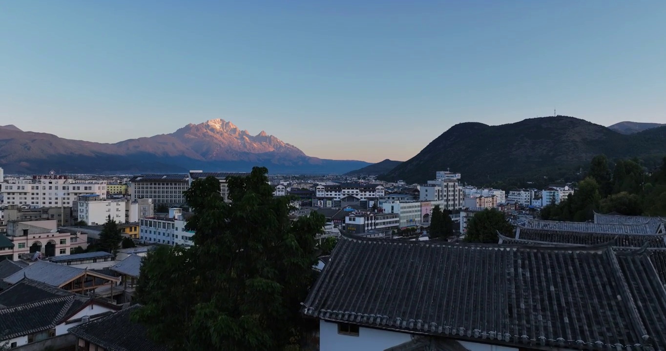 云南丽江古城玉龙雪山航拍视频素材