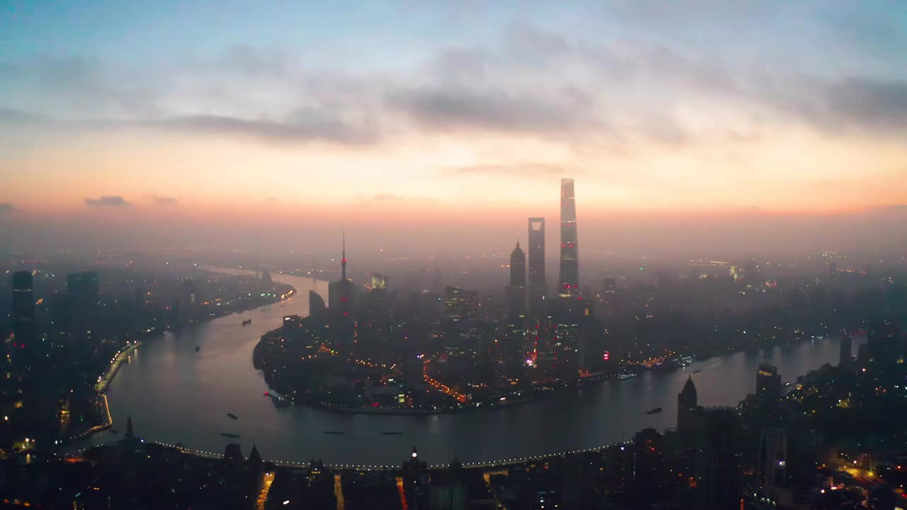 上海黄浦江外滩陆家嘴日出城市风光航拍视频素材