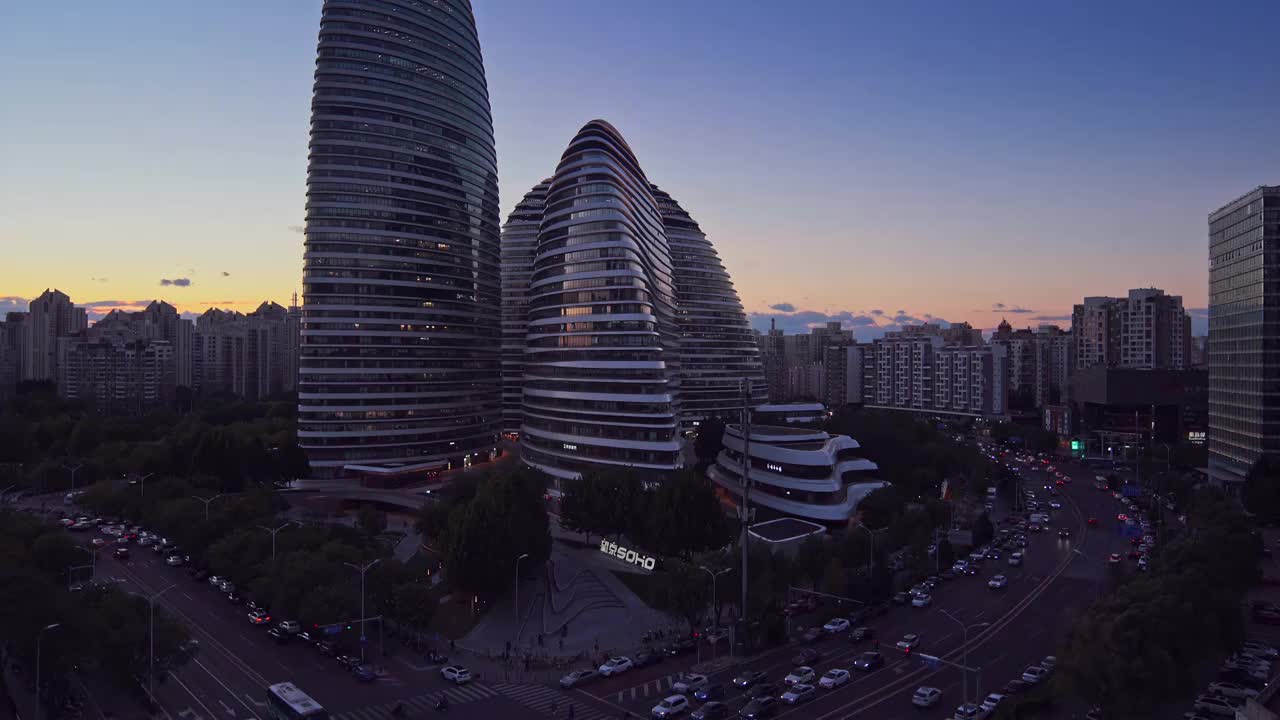 望京SOHO天际线日落夜景视频素材