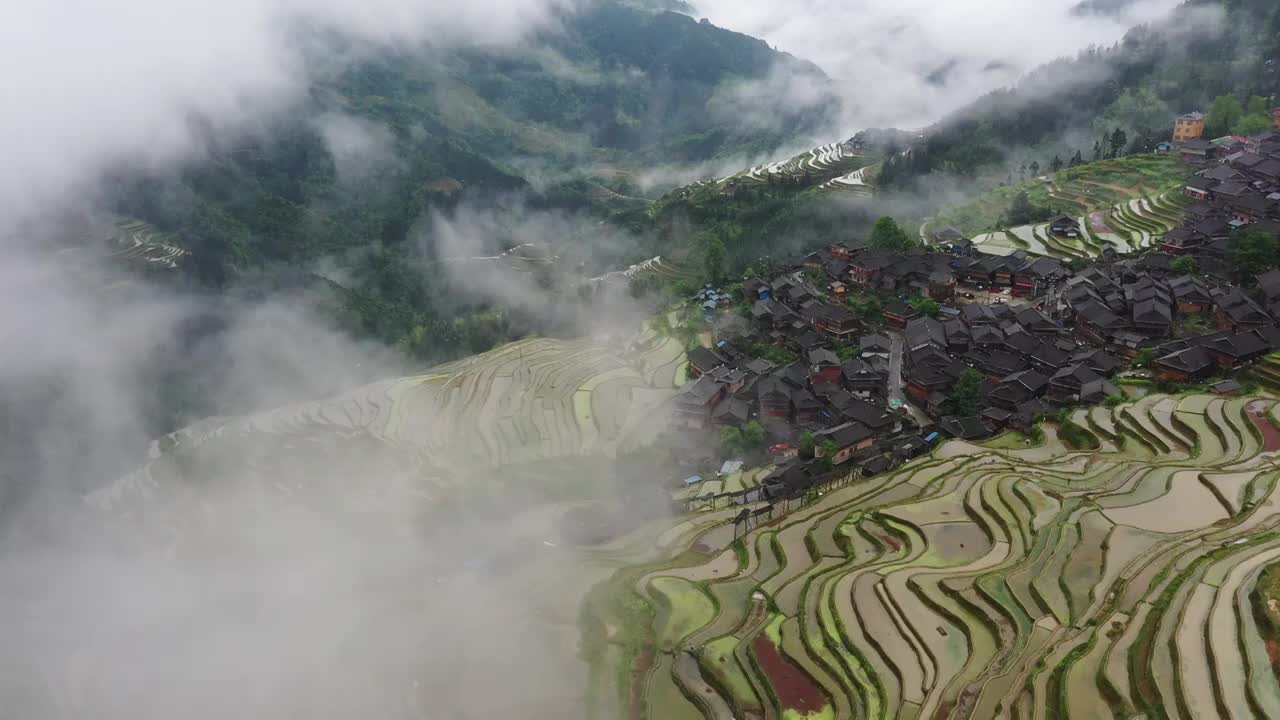 贵州加榜梯田云雾航拍视频素材