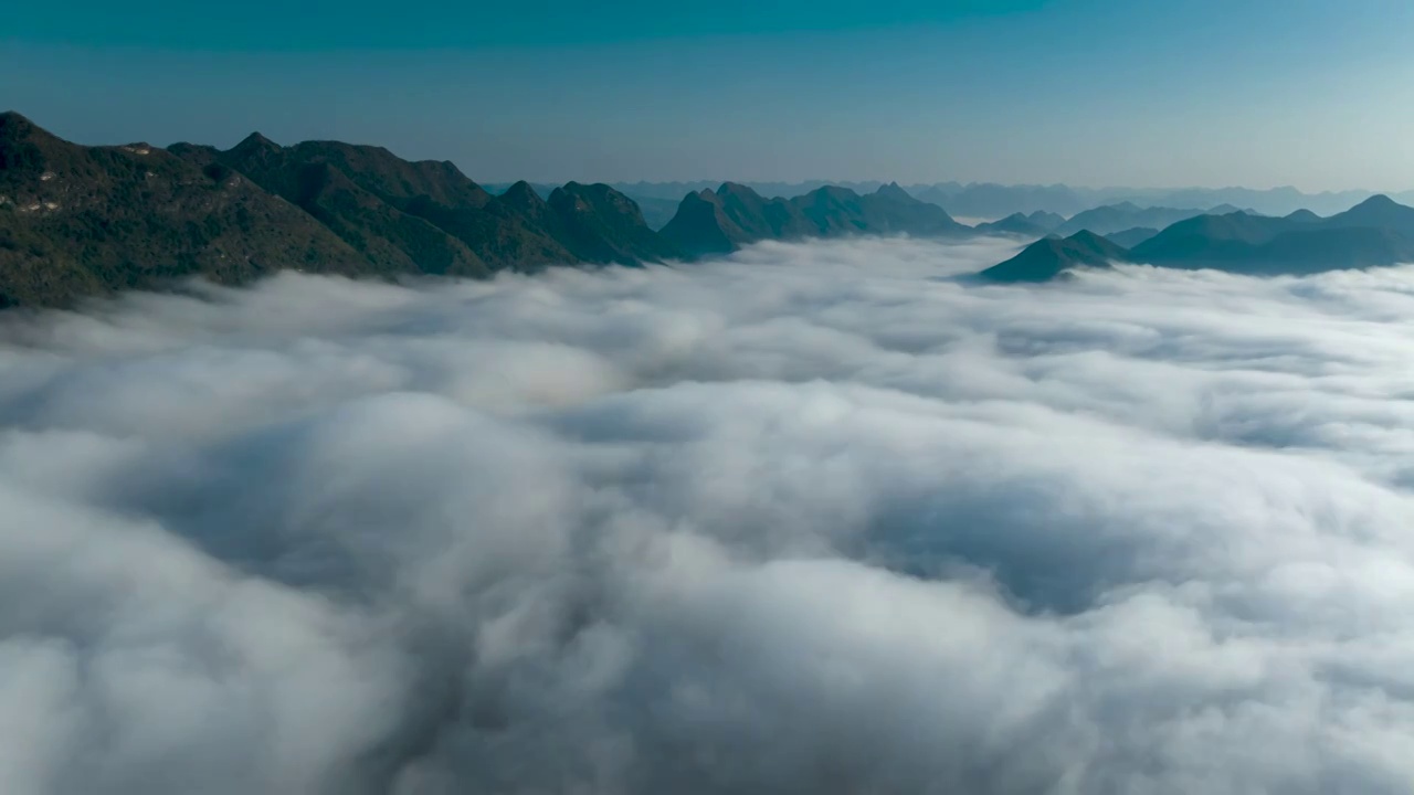 贵州罗甸县城，冬季的云海，平流雾壮观景色视频素材