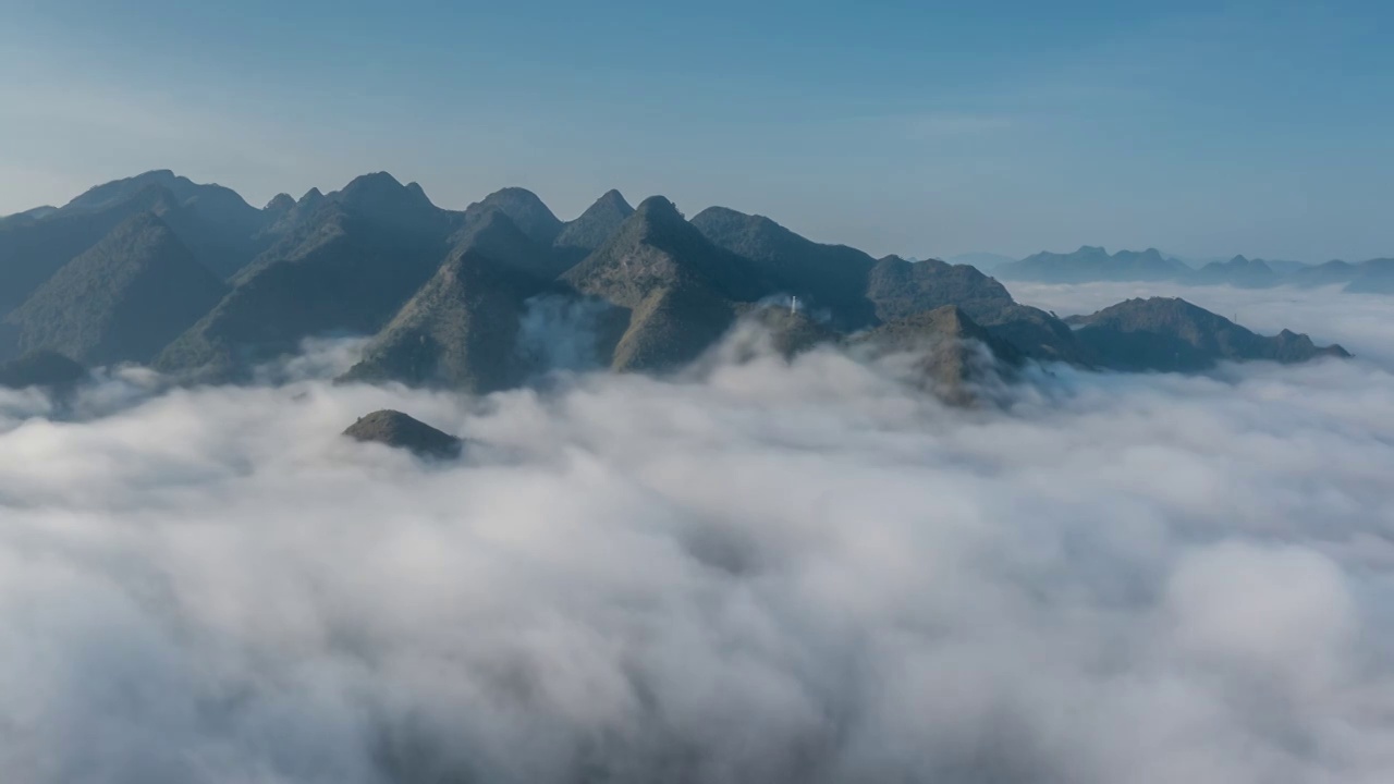 贵州罗甸县城，冬季的云海，平流雾壮观景色视频素材