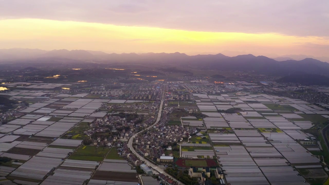 西夕阳下农村田园风光视频素材