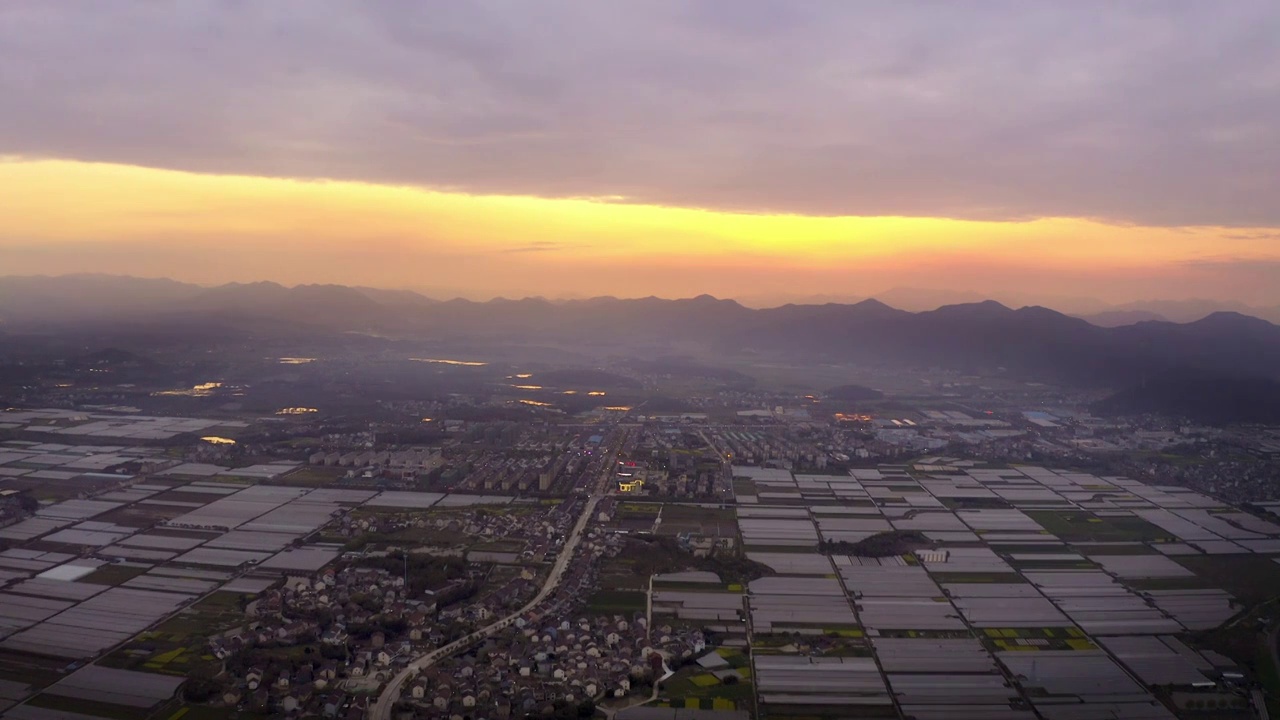 西夕阳下农村田园风光视频素材