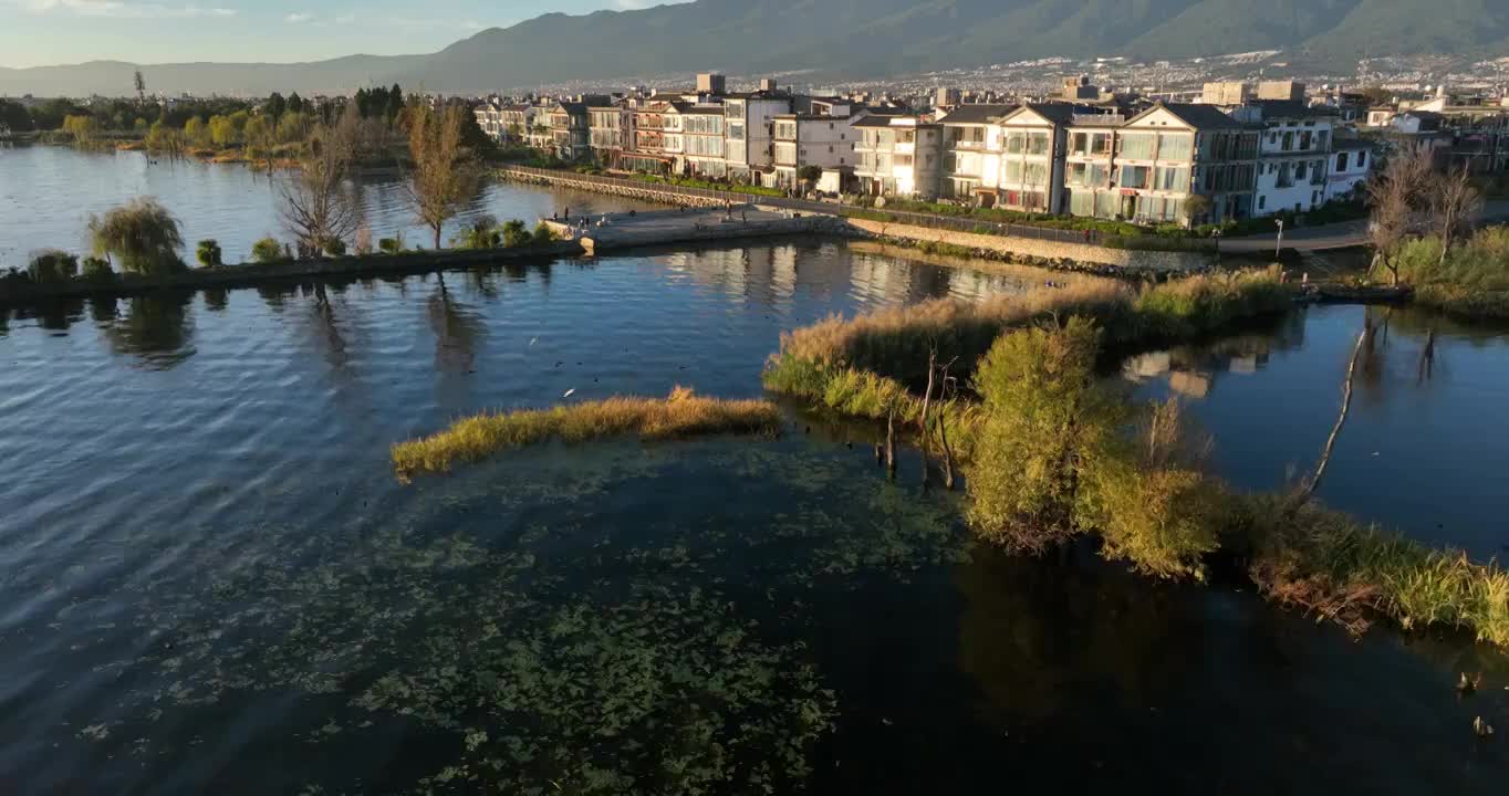 航拍大理洱海日出视频素材