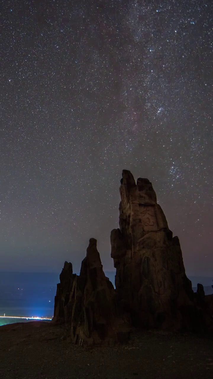 星空延时：新疆天山银河视频素材