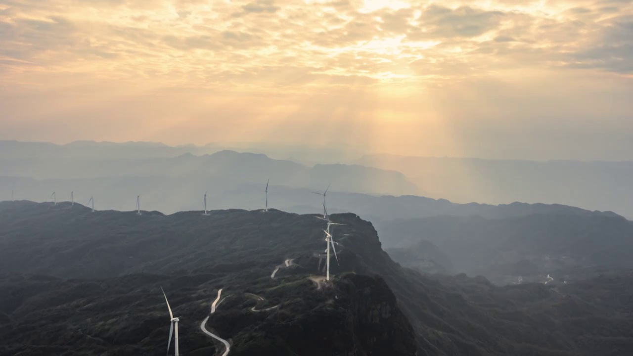 4K30P重庆赵云山风力发电机太阳光风光延时视频视频素材