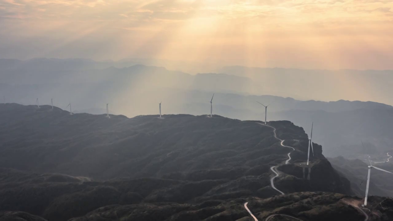 4K30P重庆赵云山风力发电机太阳光风光延时视频视频素材