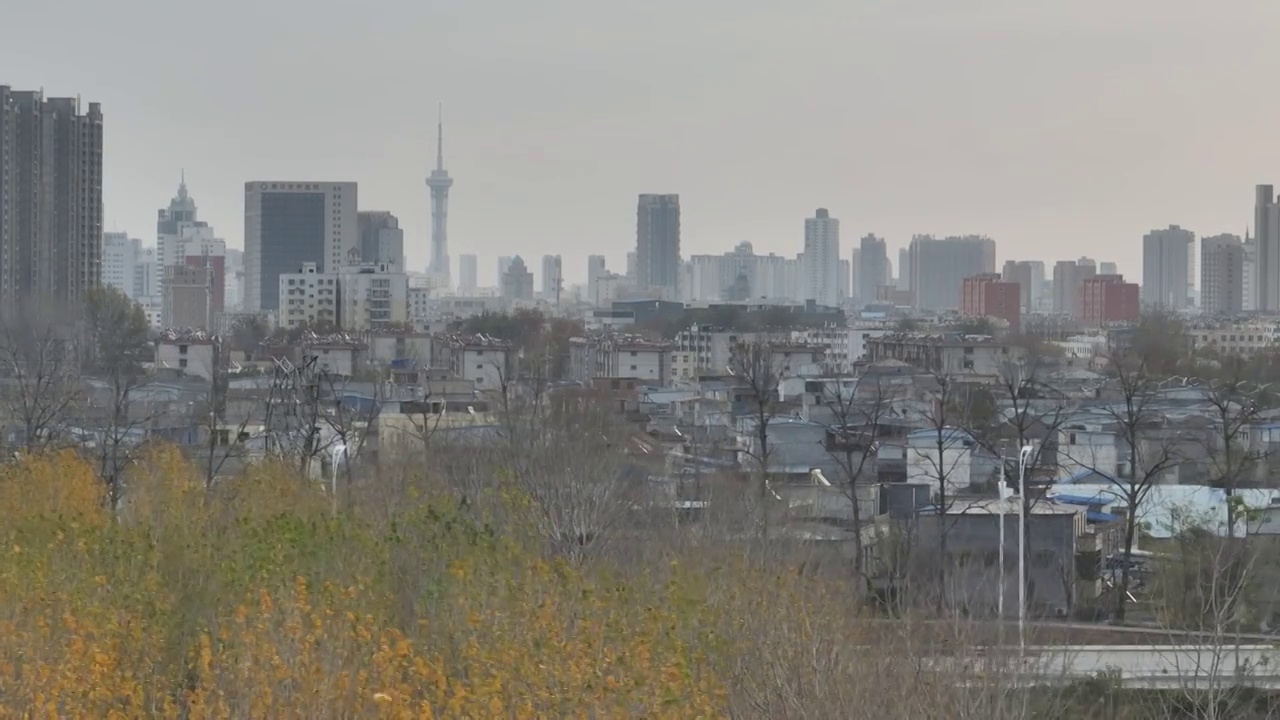 高视角长焦下的城市清晨视频素材