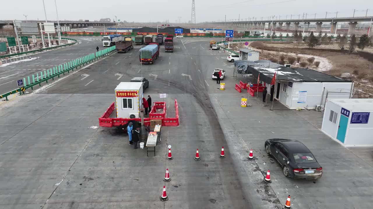 高速路口核酸检测视频素材