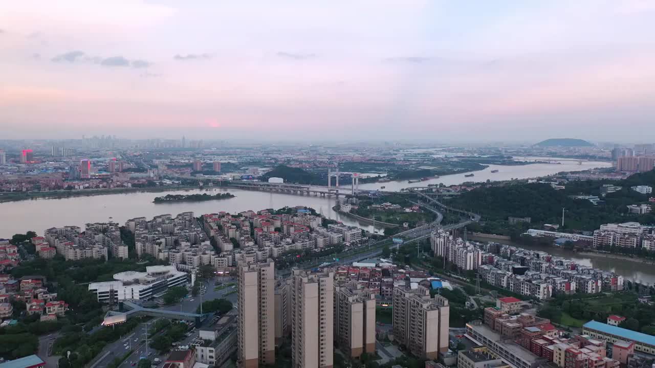 航拍佛山南海西樵，城市天际线，城市风光，旅游目的地视频素材