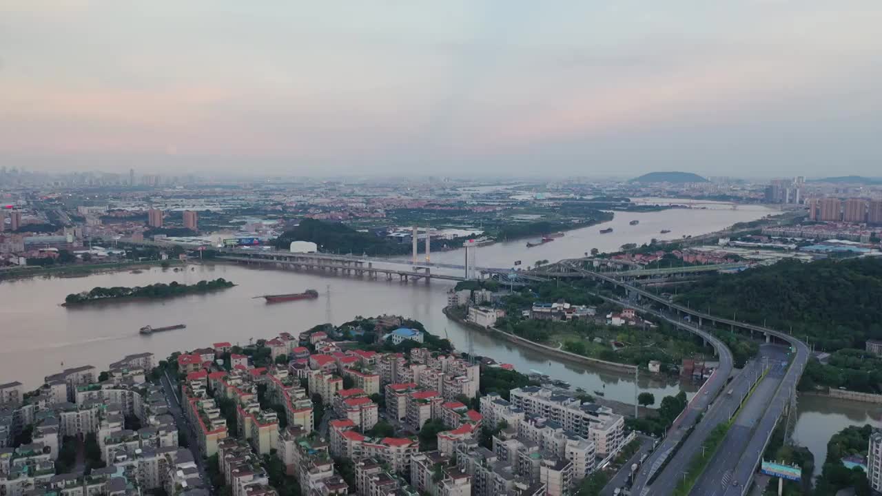 航拍佛山南海西樵，城市天际线，城市风光，旅游目的地视频素材