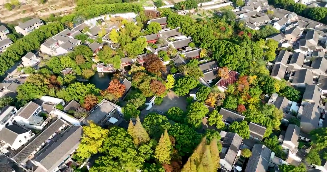 江苏苏州同里珍珠塔景园秋季航拍视频素材