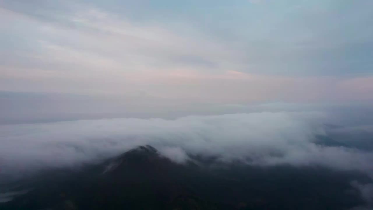 安徽黄山休宁木梨硔秋天云海航拍自然风景视频素材