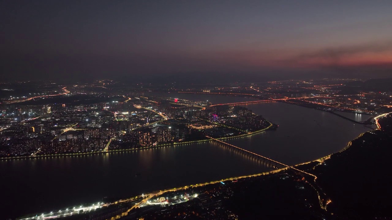 航拍杭州钱塘江两岸城市天际线夜景风光视频素材