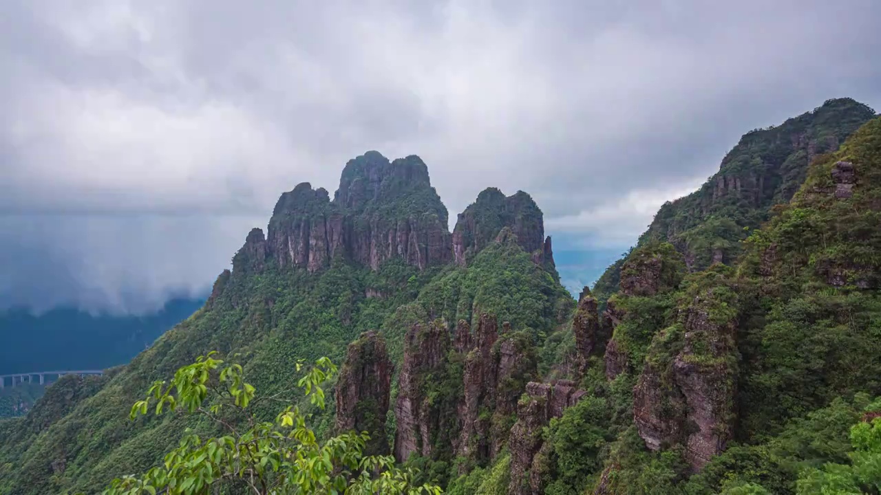 夏日的广西贵港北帝山云景视频素材