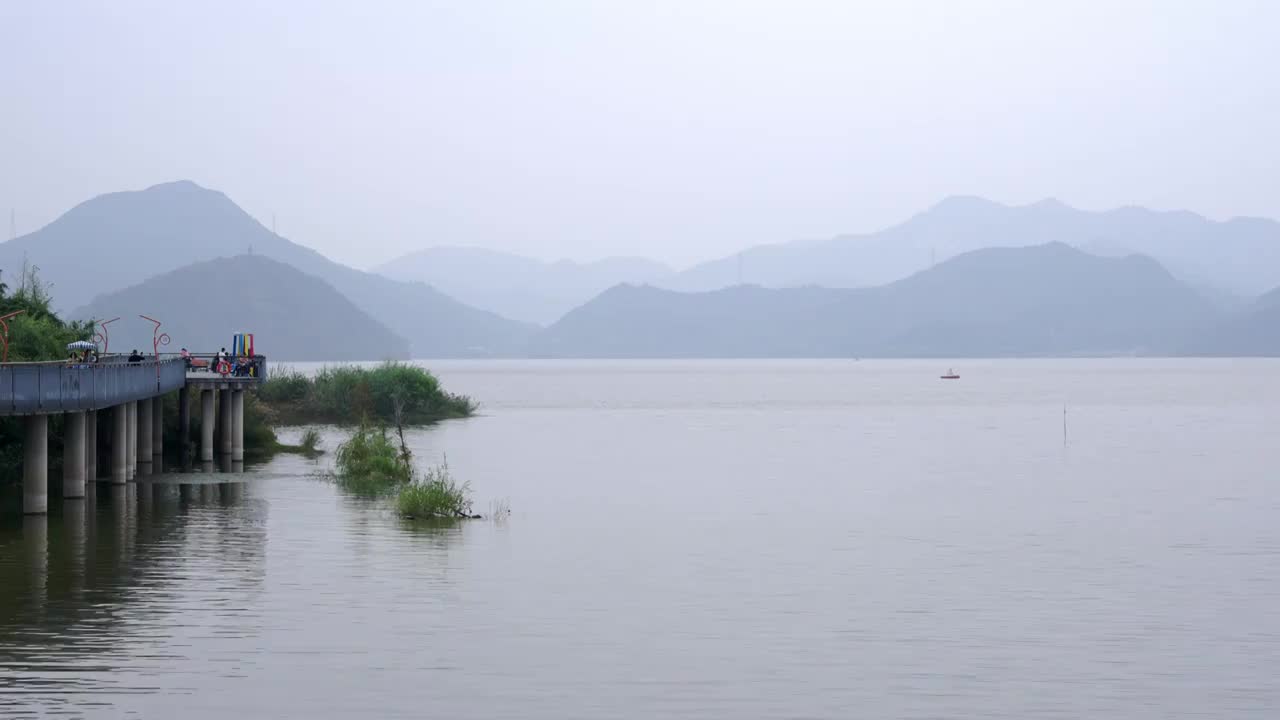 青山湖视频下载