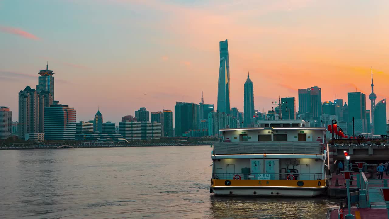 上海北外滩日轮渡码头转夜延时视频素材