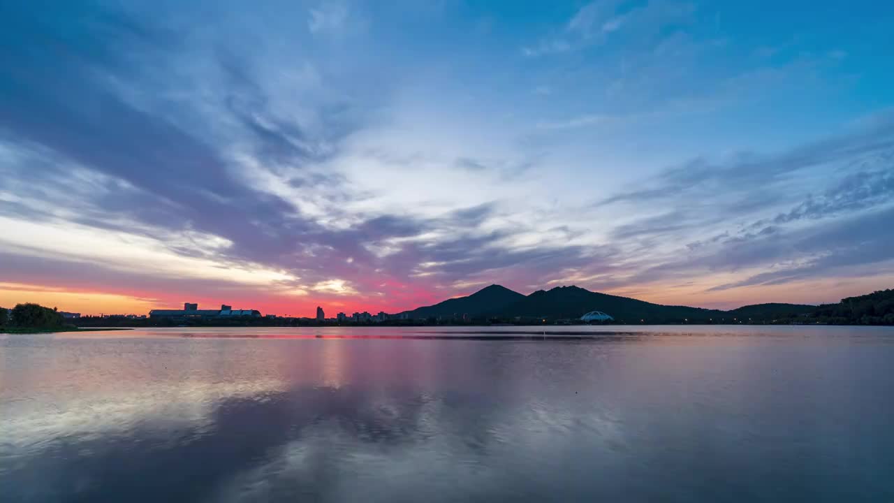 南京玄武湖朝霞延时视频素材