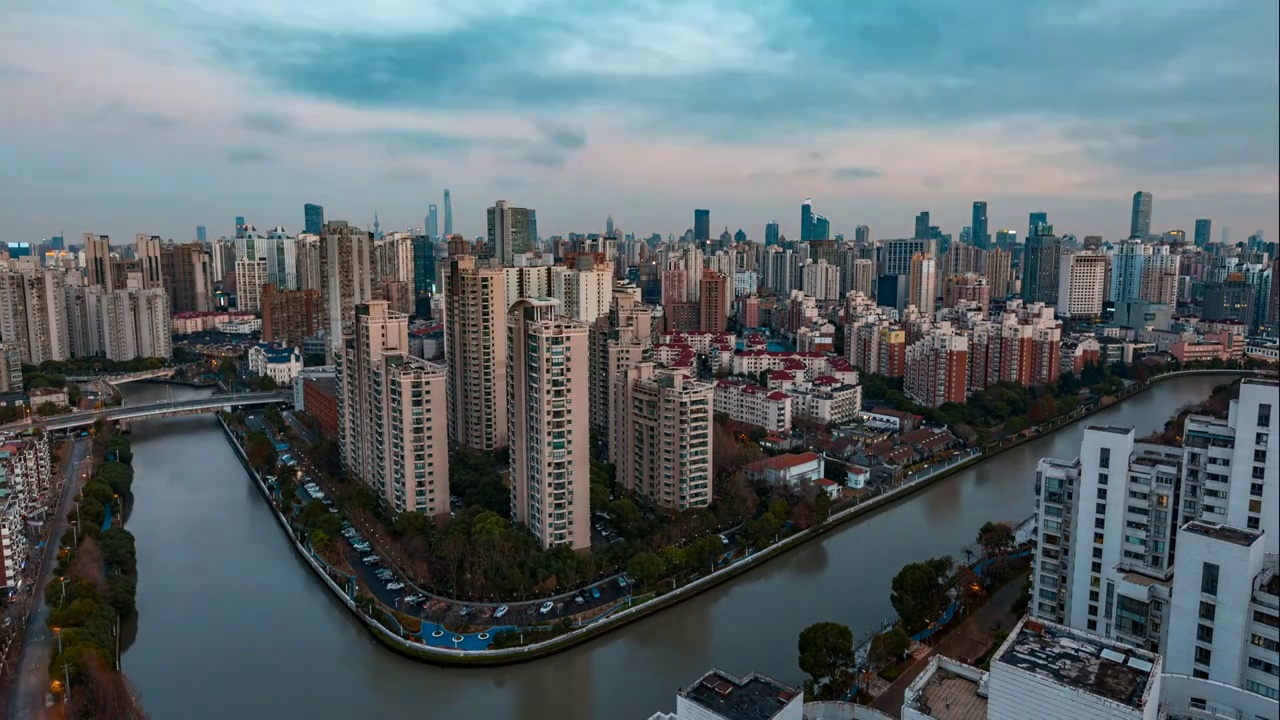 上海普陀区苏州河日转夜延时视频素材