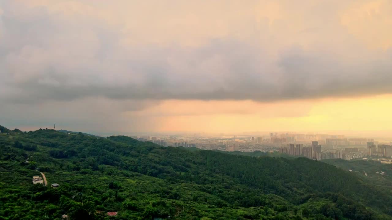 中国四川龙泉山航拍俯瞰成都市区视频素材