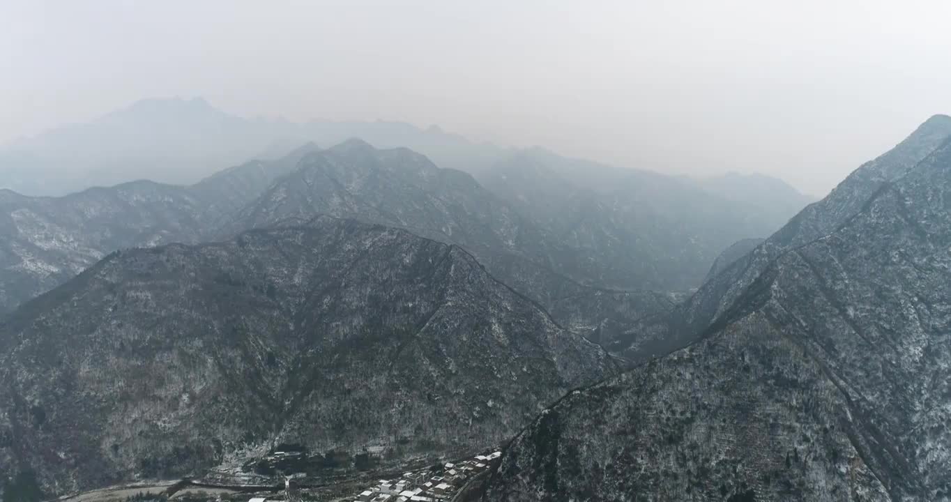 秦岭山脉雪景航拍视频素材