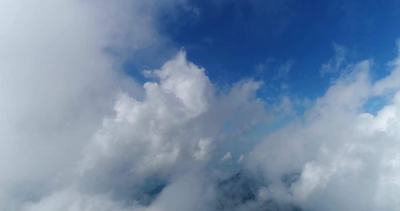 安徽黄山雨过天晴云海航拍视频下载