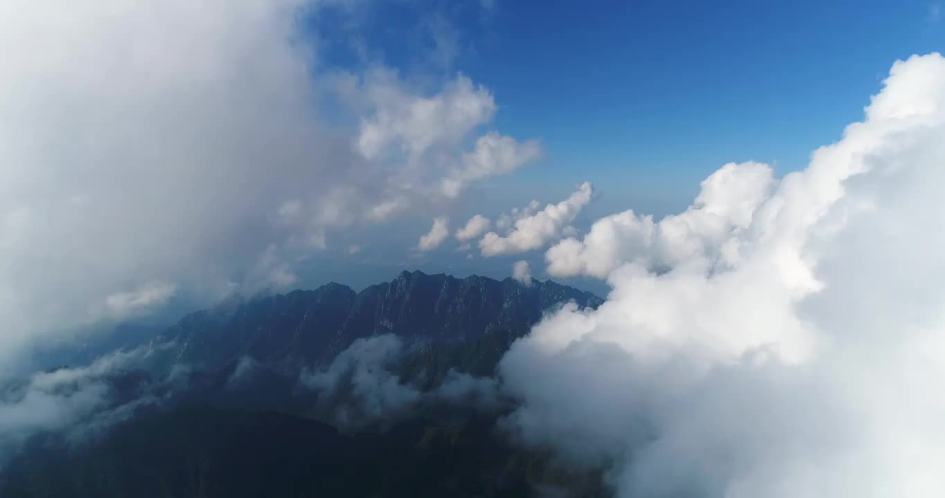 湖北武当山景区云海航拍视频素材