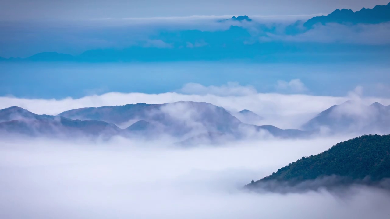 中国湖南郴州莽山森林公园五指峰的云海视频素材