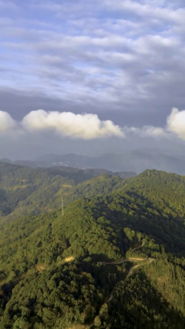 高清竖屏延时航拍百色隆林山间日出景色视频素材