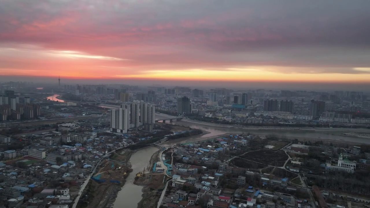 高视角城市河流朝霞日出视频素材