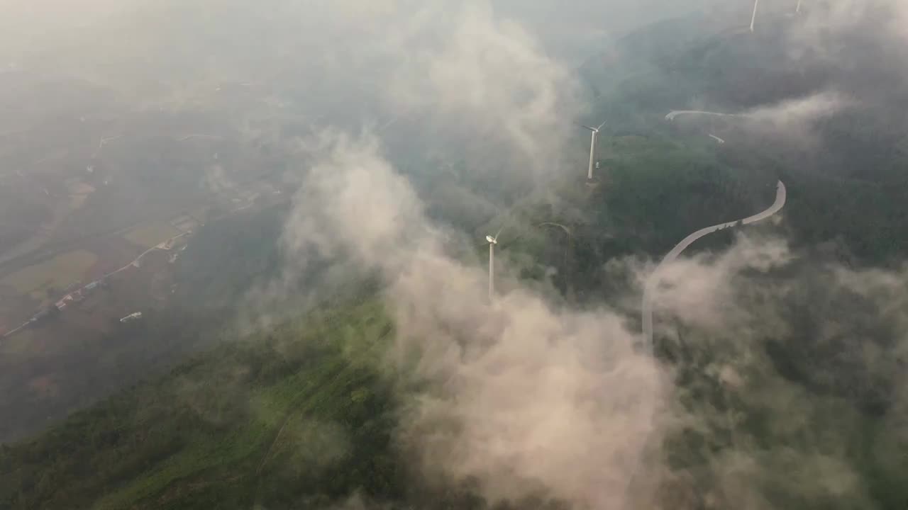 4K重庆周边游蒲叶林风电场航拍视频视频素材