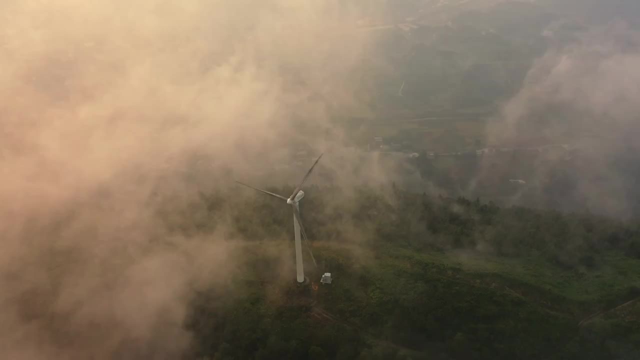 4K重庆周边游蒲叶林风电场航拍视频视频素材